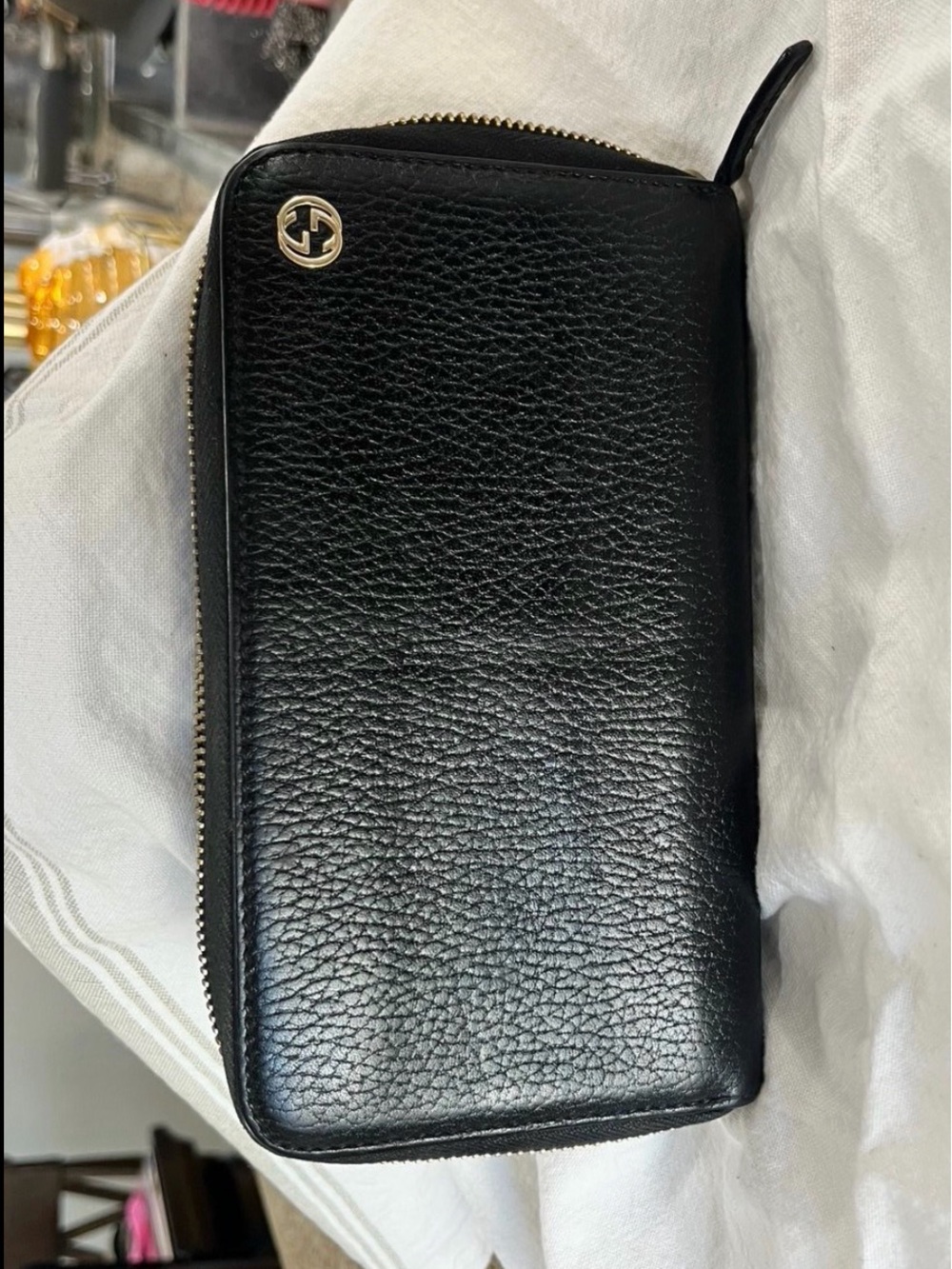 BLACK GUCCI GG
MARMONT ZIP AROUND
WALLET